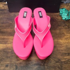 Dkny Womens Pink 2 Platform Comfort Logo Trina Round Toe Wedge Slip on Thong 9M